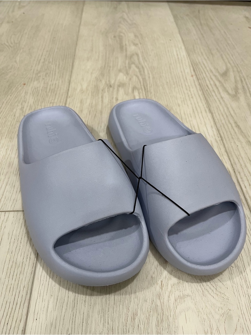 🔥🔥 Women’s Vegan Slide Sandals - Light Lavender size 6! 🔥🔥